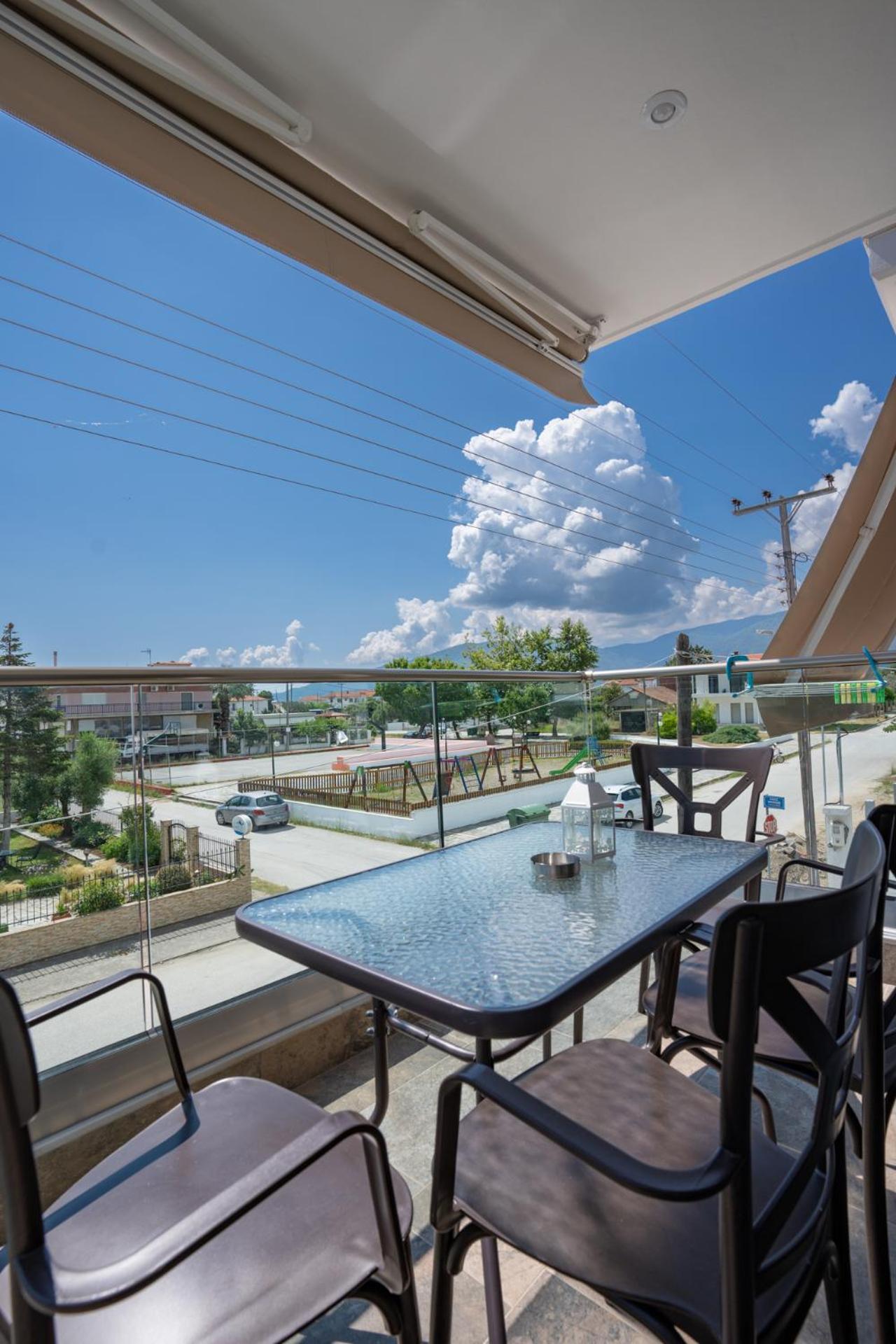 Sunshine Rooms And Suites Nea Vrasna Exterior photo